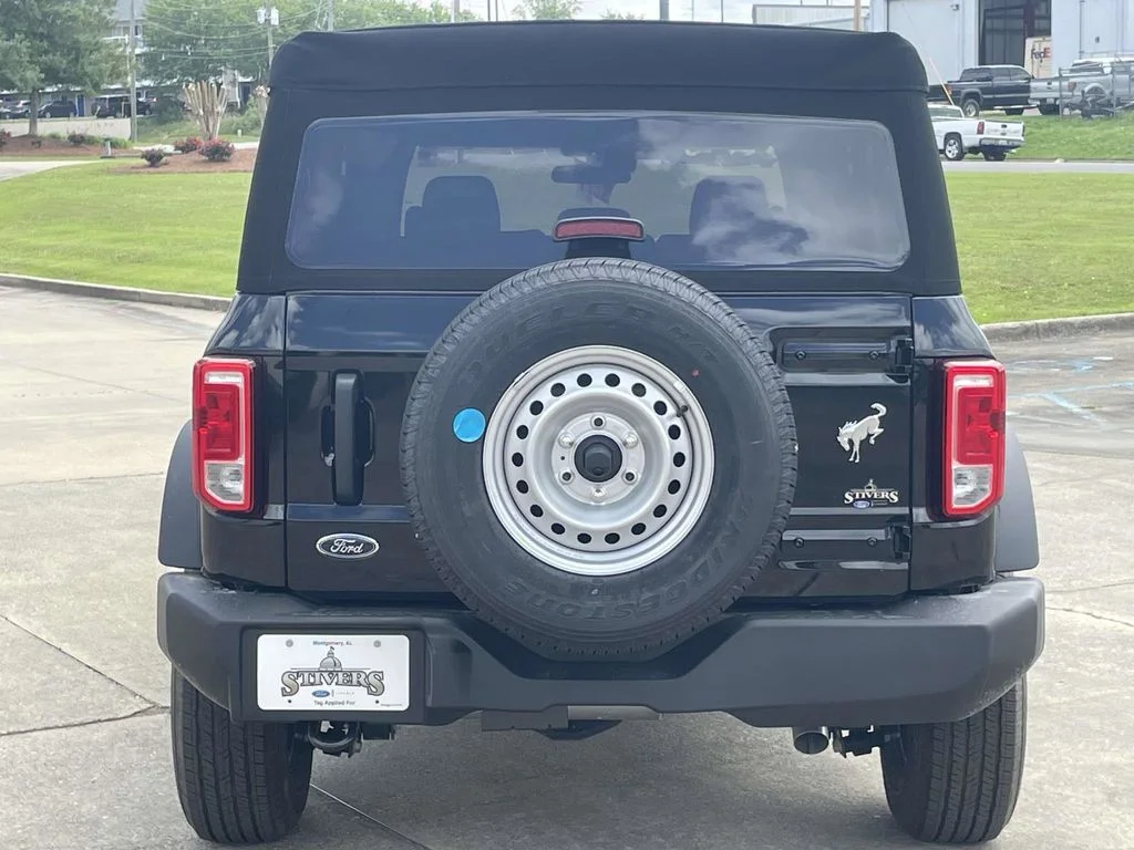 New 2025 Black Ford Base image 4