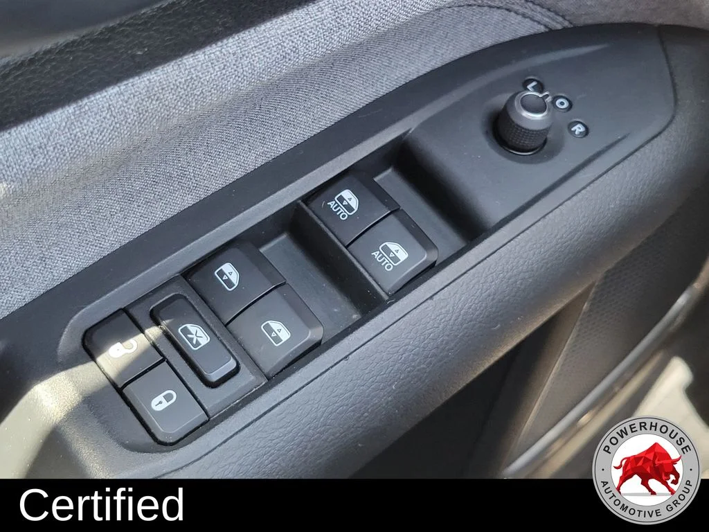 Used 2024 White Jeep Latitude image 26
