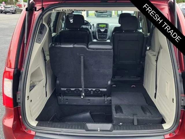 Used 2014 Red Chrysler Touring image 4