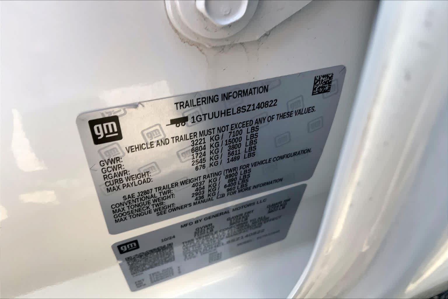 Used 2025 White Frost Tricoat GMC Denali Ultimate image 34