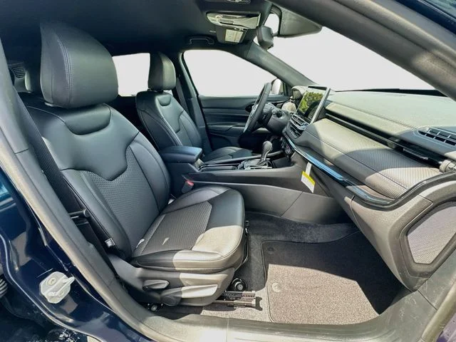 New 2026 Fathom Blue Pearl-Coat Exterior Paint Jeep Latitude image 27