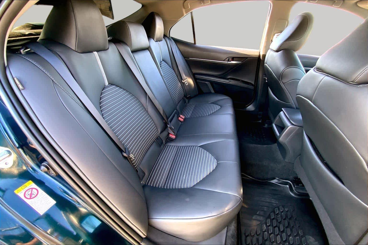 Used 2018 Galactic Aqua Mica Toyota SE image 19