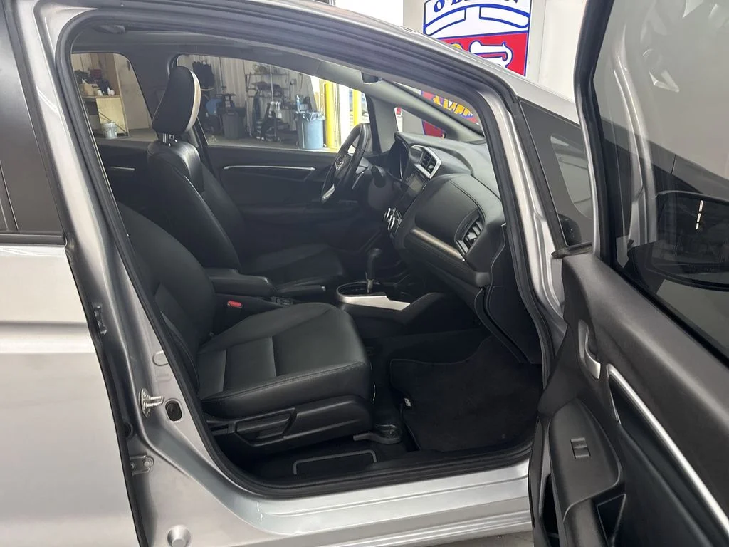 Used 2017 Lunar Silver Metallic Honda EX-L image 17