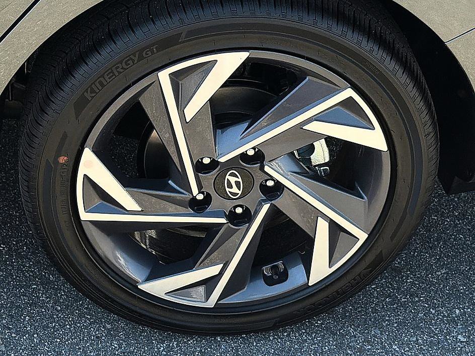 New 2026 Amazon Gray Hyundai Limited image 5