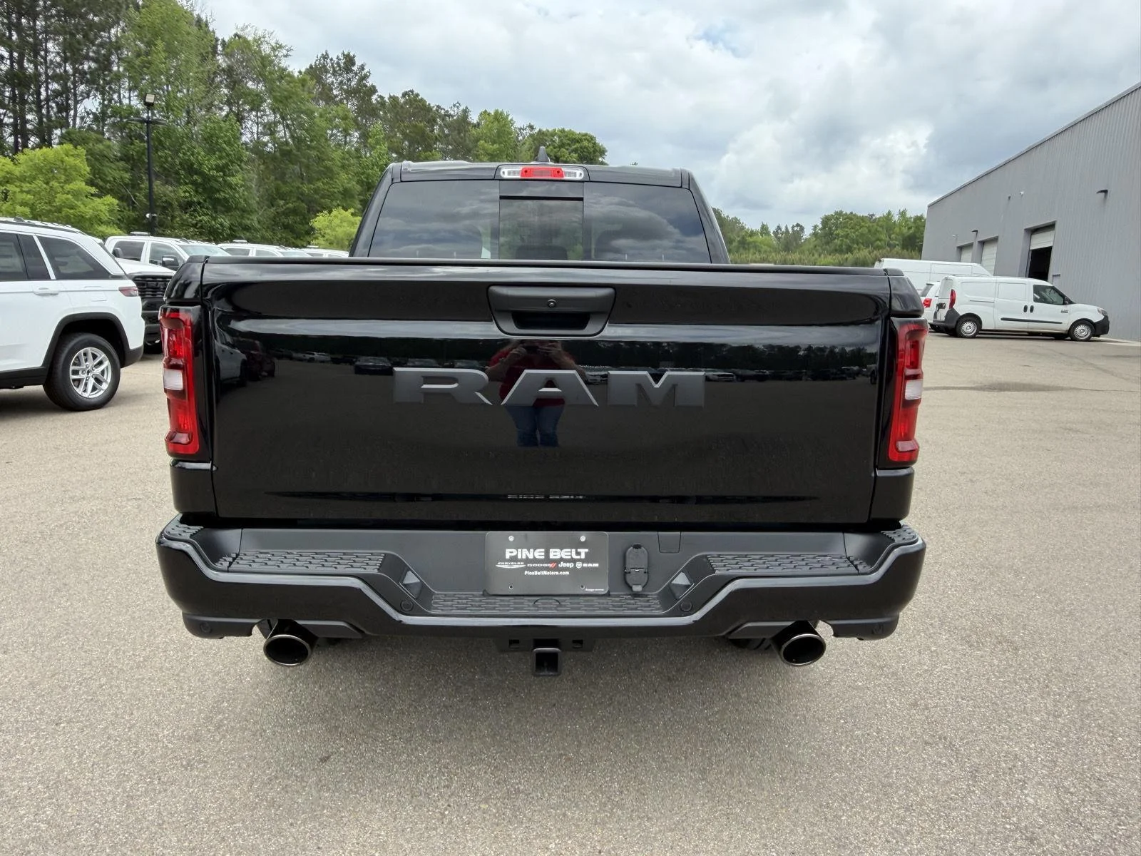 New 2026 Diamond Black Crystal Pearl-Coat Exterior Paint RAM Express image 5