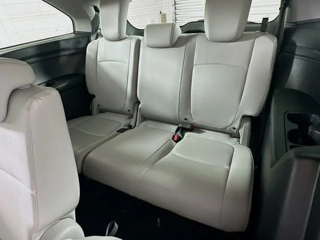 Used 2018 Silver Honda EX-L image 12