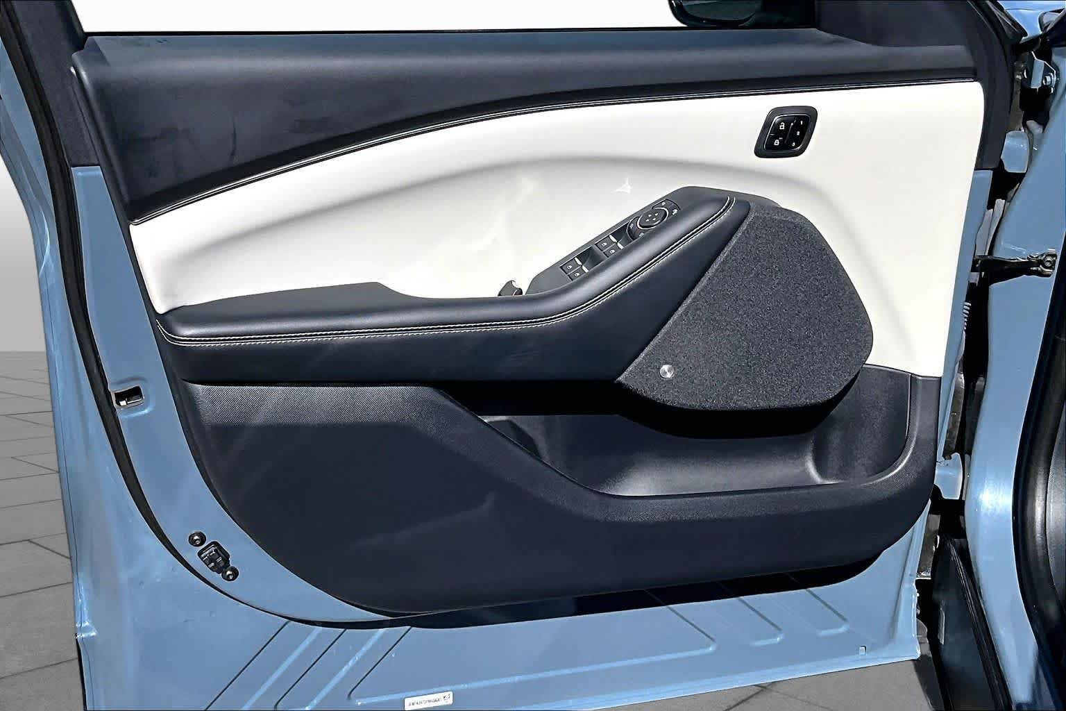 Certified Used 2023 Vapor Blue Metallic Ford Premium image 21