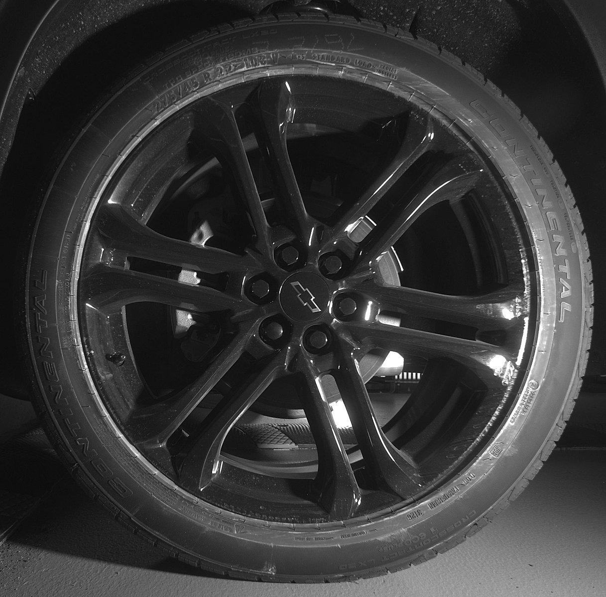 New 2027 Summit White Chevrolet LT image 28