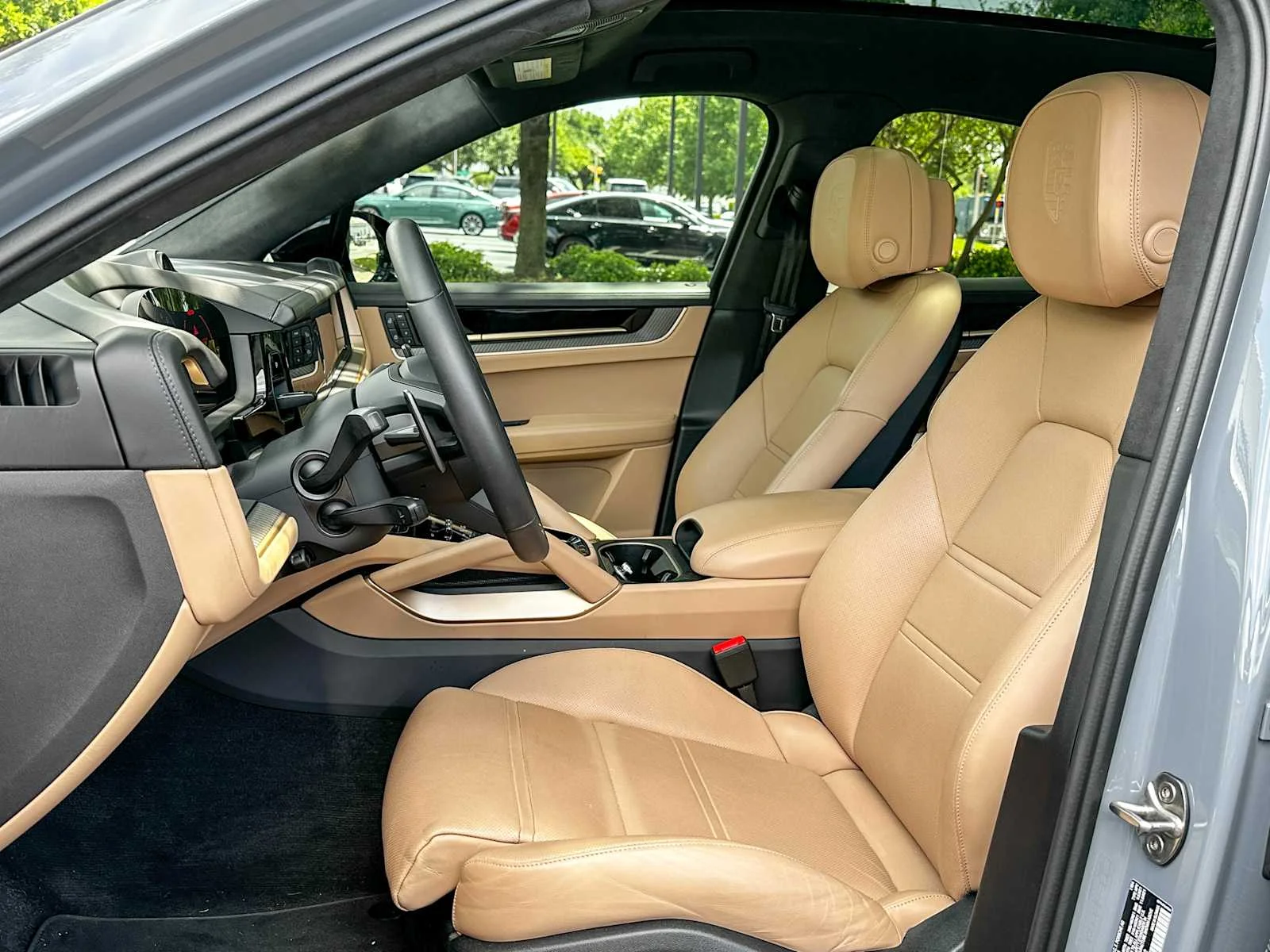 Used 2025  Porsche GTS image 9