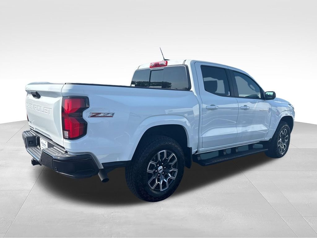 Used 2025 White Chevrolet Z71 image 5