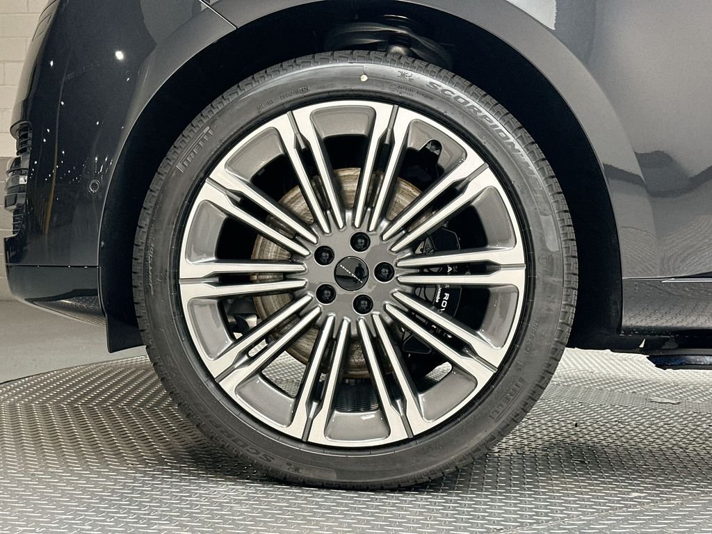 New 2026 Carpathian Grey LAND ROVER Autobiography image 13