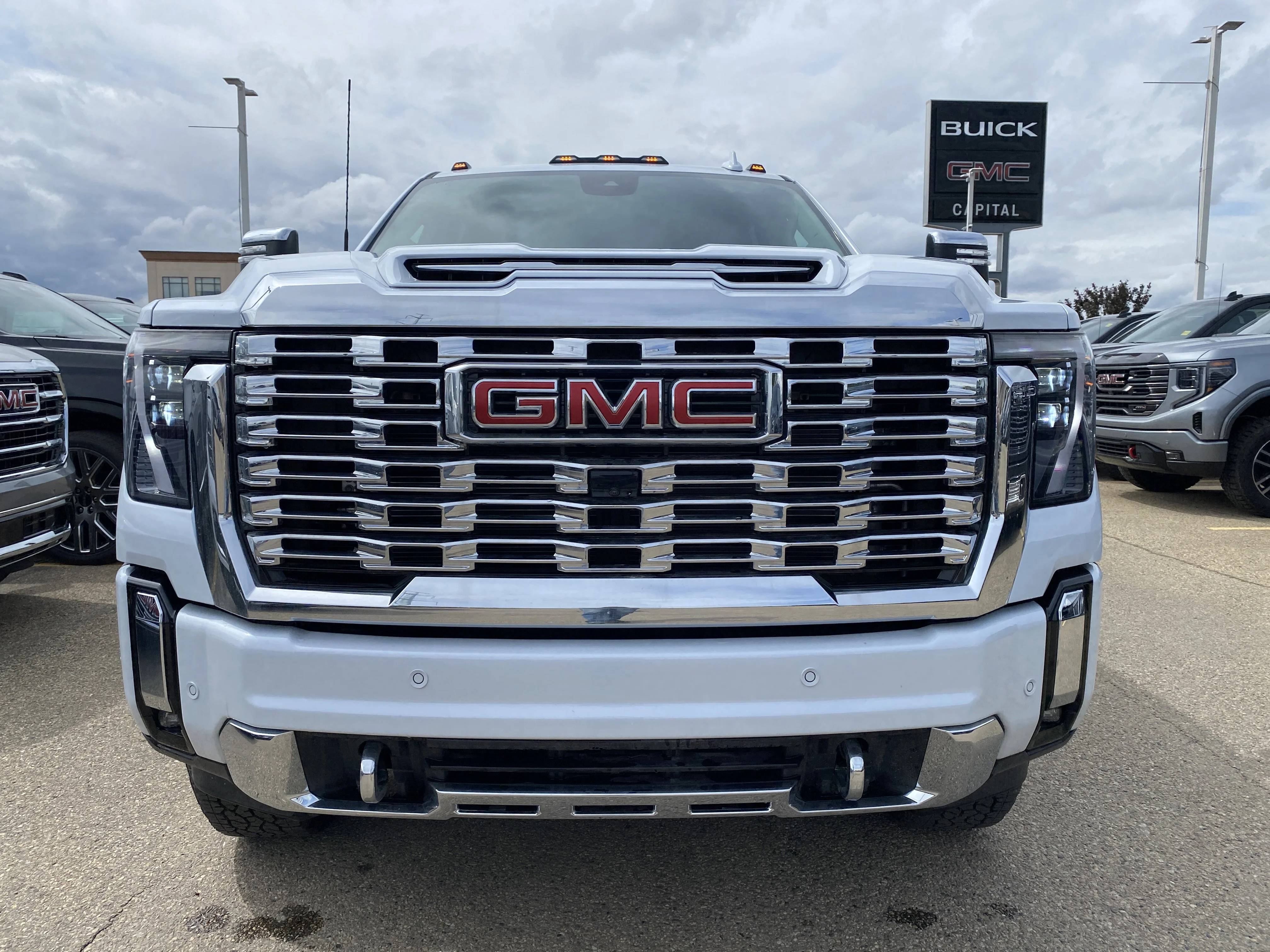 New 2026 GLACIER WHITE TRICOAT GMC Denali image 9