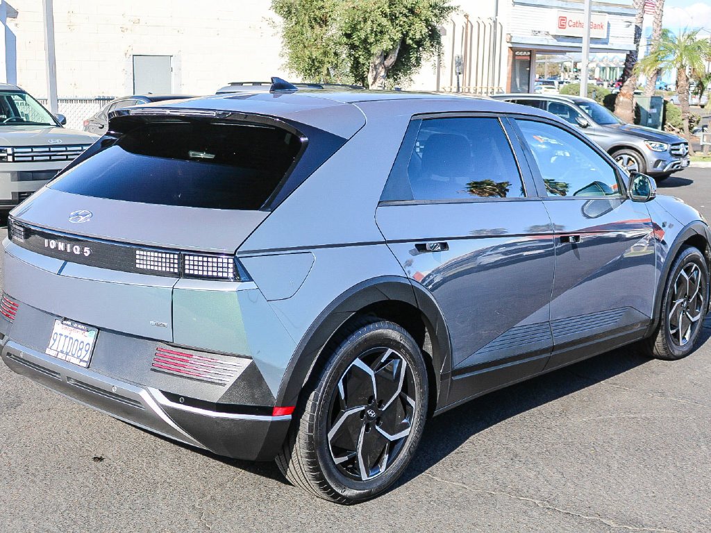 Used 2024 Green Hyundai SEL image 8