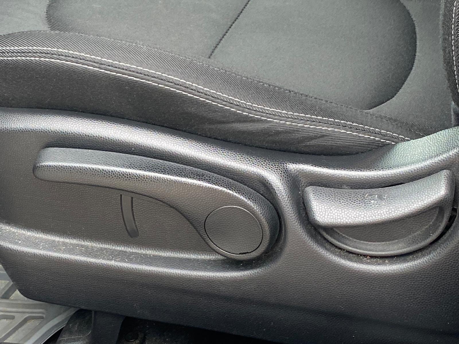 Used 2018 Titanium Gray Kia + image 12