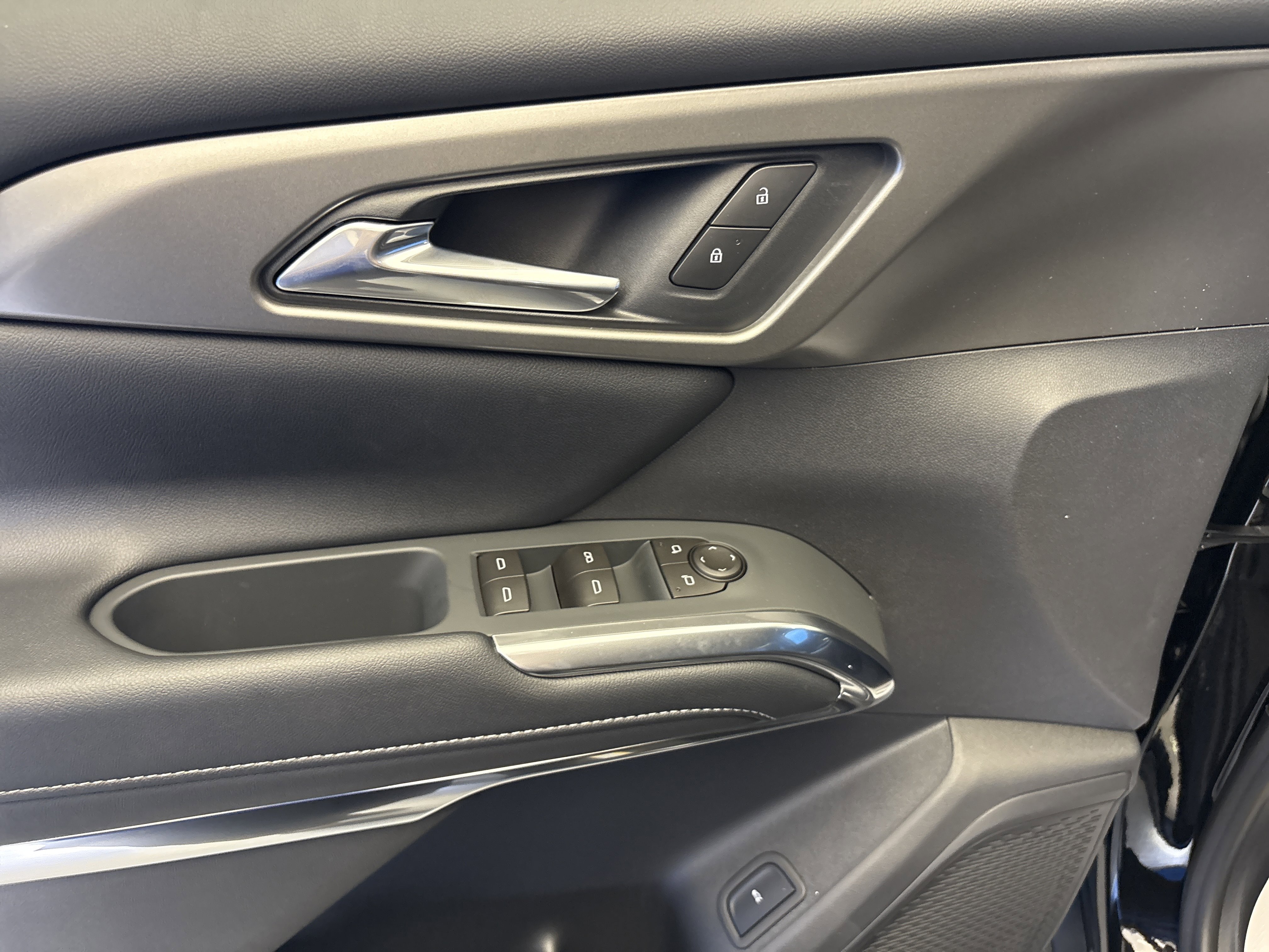 New 2026 Mosaic Black Metallic Chevrolet LT image 10