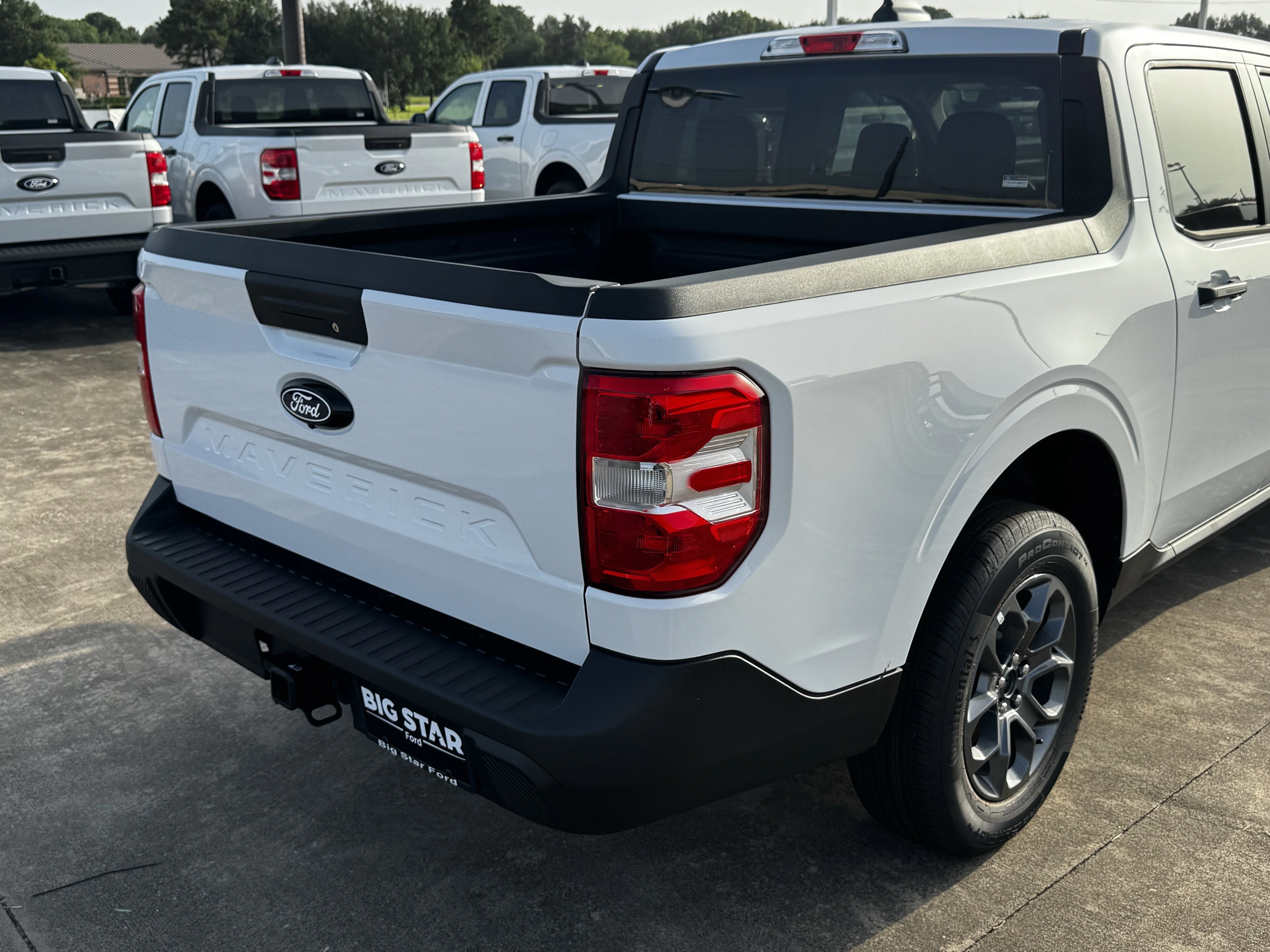 New 2026 Oxford White Ford XLT image 7