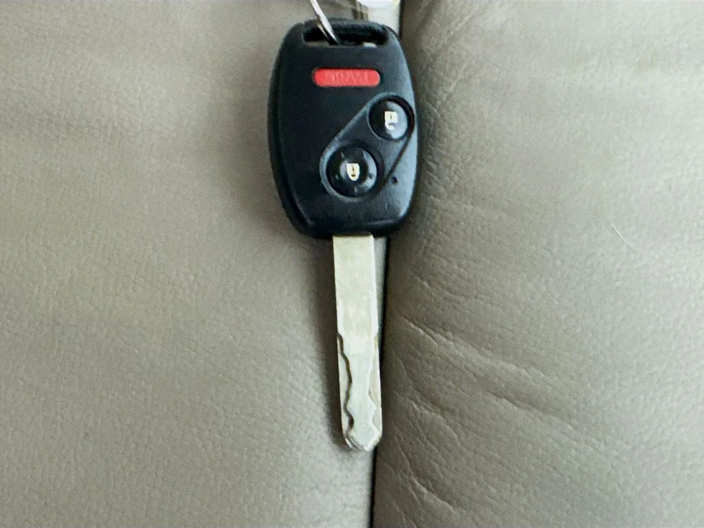 Used 2012 White Honda EX-L image 35