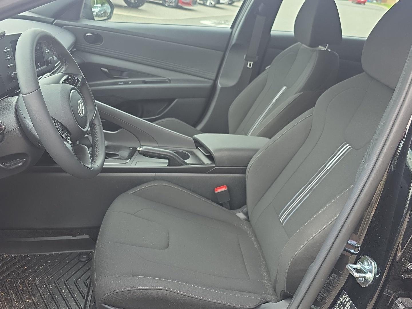 Used 2026 Abyss Black Hyundai SEL Sport image 6