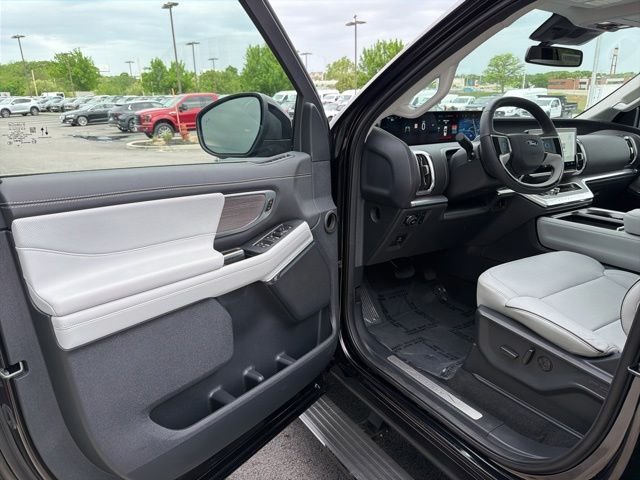 New 2025 Agate Black Metallic Ford Platinum® image 12