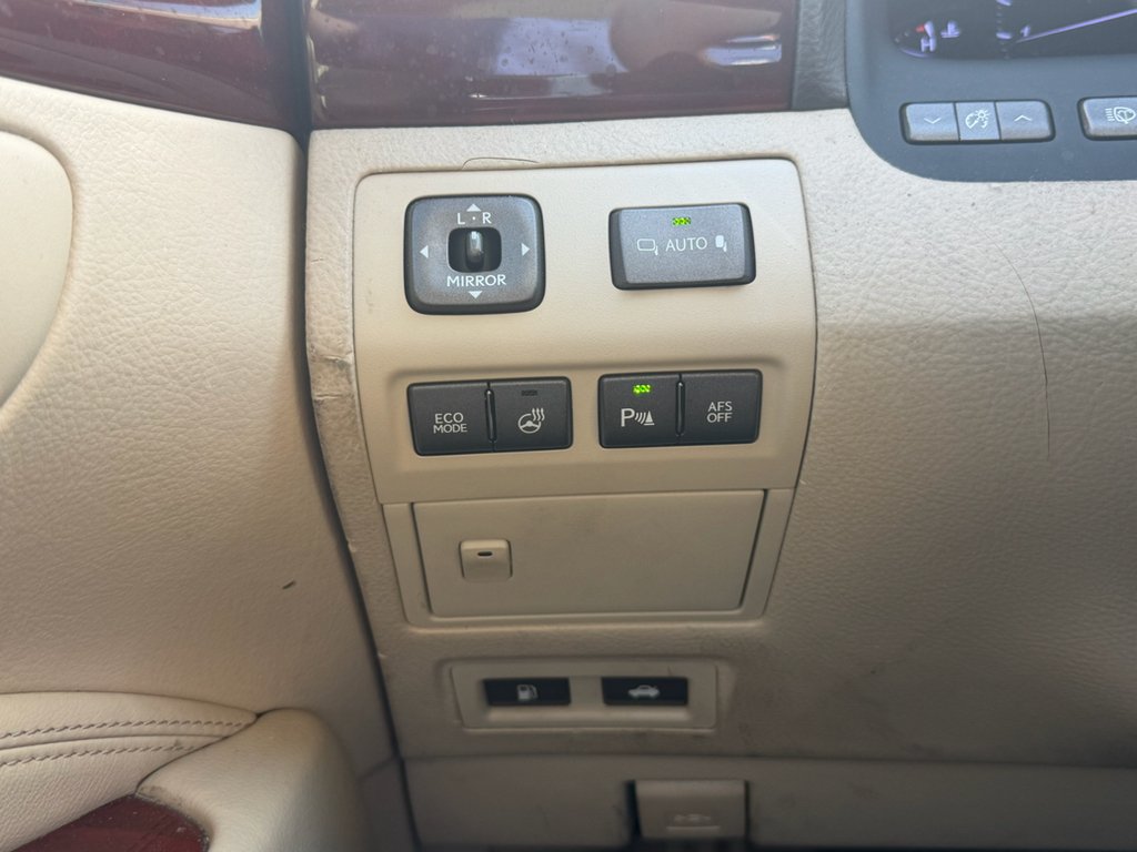 Used 2011 Starfire Pearl Lexus Base image 26