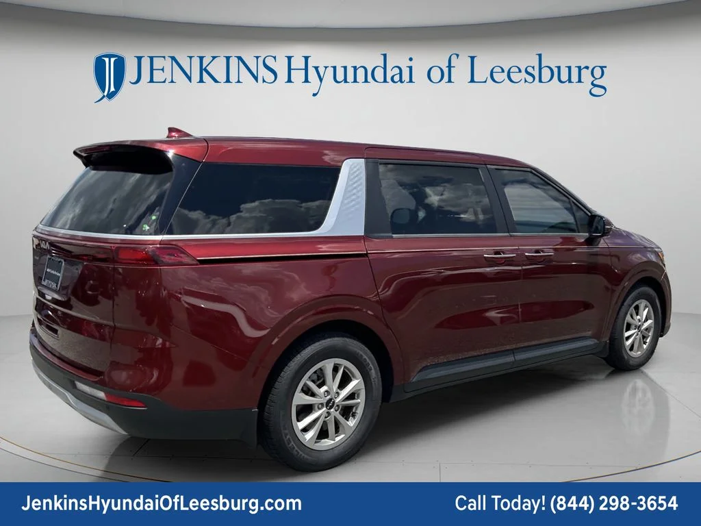 Used 2024 Red Kia LX image 5