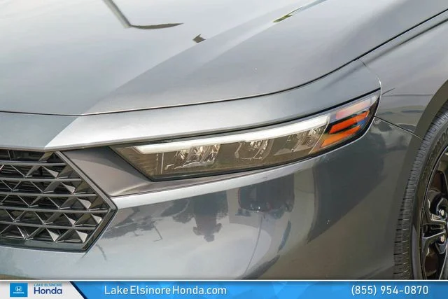 Certified Used 2025 Meteorite Gray Metallic Honda 1.5T SE image 4