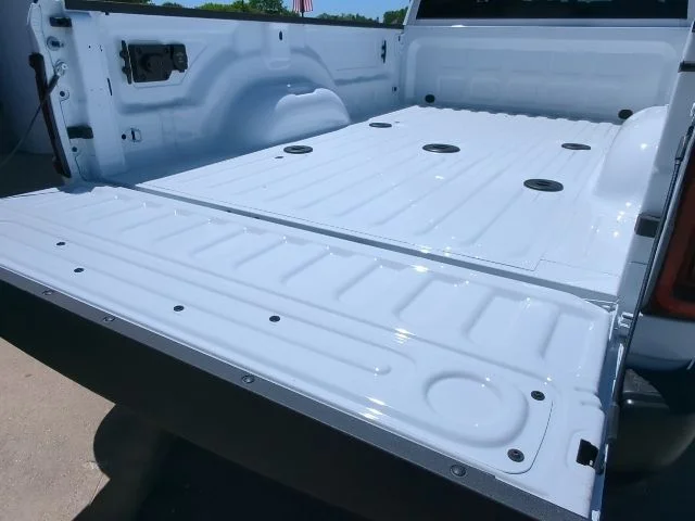 New 2026 Bright White Clear-Coat Exterior Paint RAM Tradesman image 33