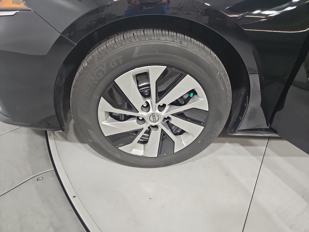 Used 2025 Black Nissan 2.5 S image 27