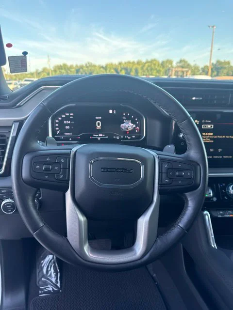 Used 2023 White GMC Denali image 30