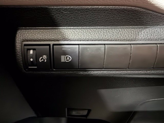 Used 2024  Toyota LE image 18