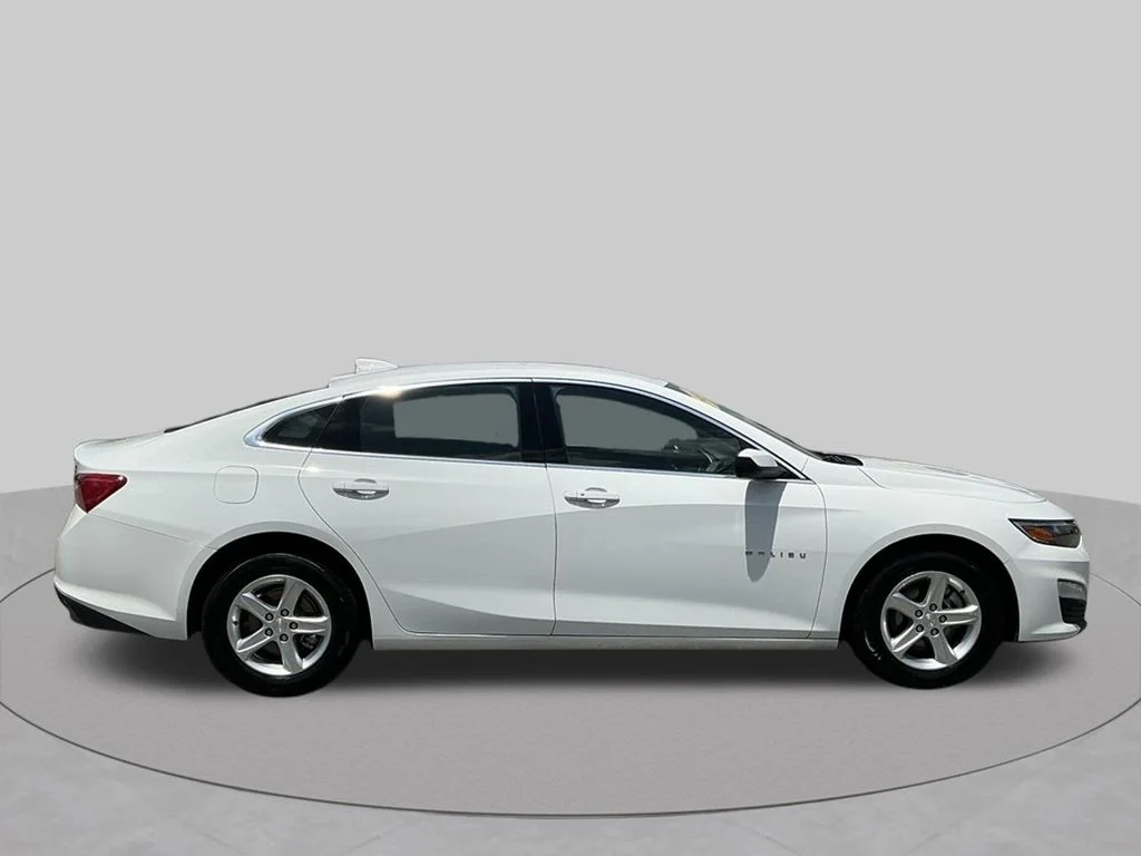 Used 2024 White Chevrolet LT image 14