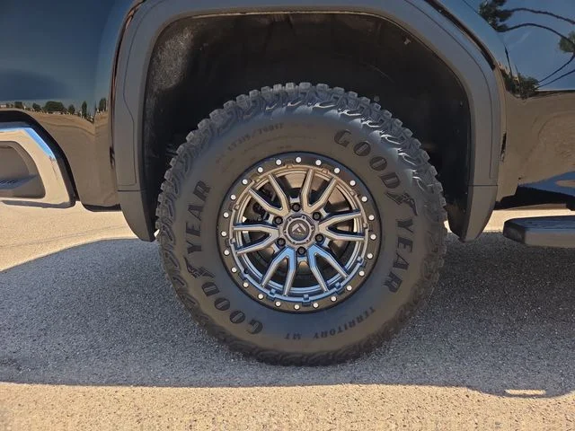 Used 2019 Black GMC SLT image 25