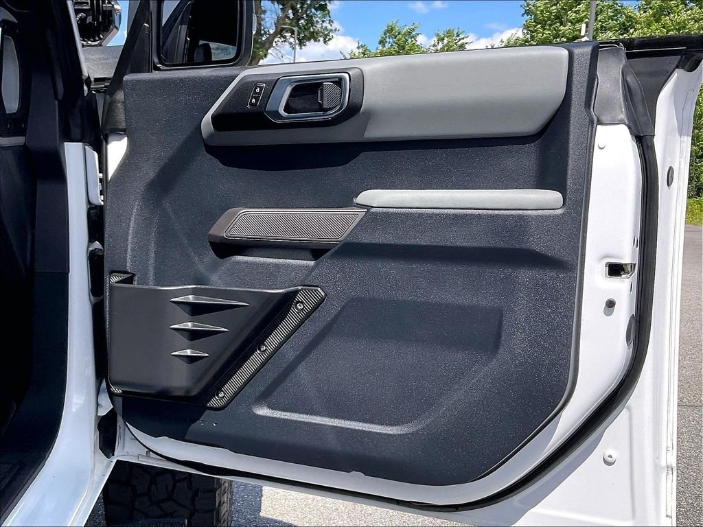 Used 2023 Oxford White Ford Badlands image 11