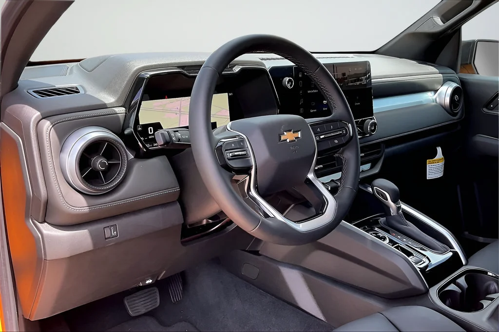 2025 Chevrolet Colorado LT - Photo 7