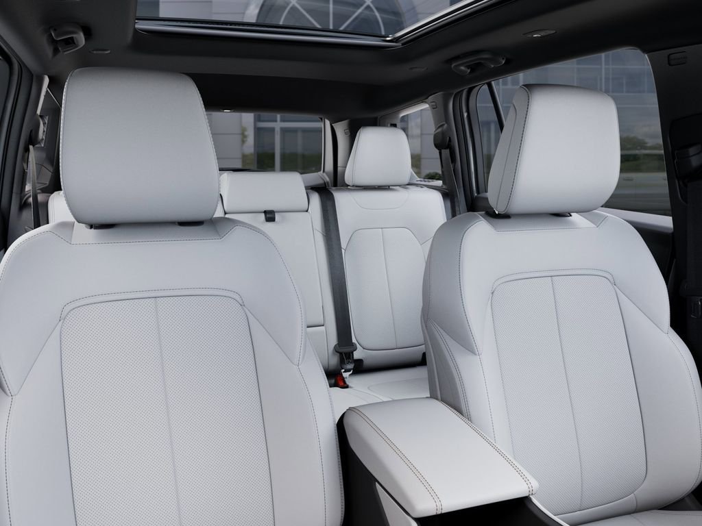New 2026 Bright White Clear-Coat Exterior Paint Jeep Limited image 26