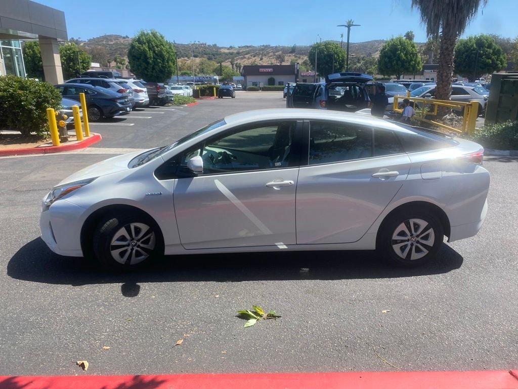 Used 2016 White Toyota Four image 3
