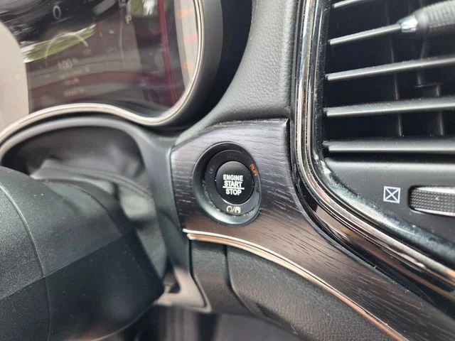 Certified Used 2021 Blue Jeep Overland image 25