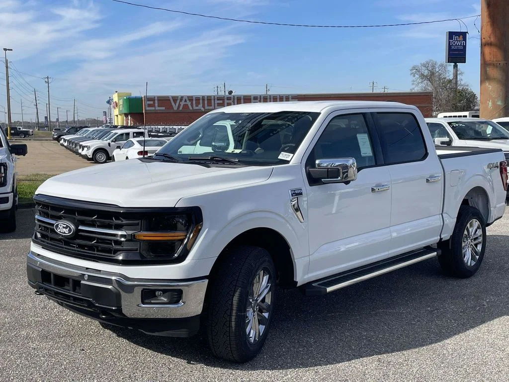 New 2026 White Ford XLT image 7