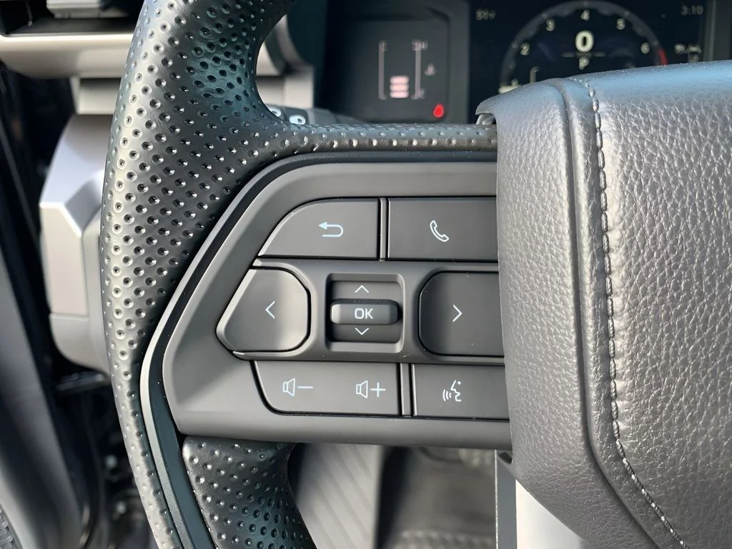 Used 2025  Toyota SR5 image 25