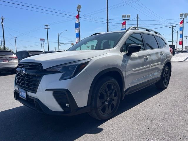 Used 2025 White Subaru Onyx Edition image 3