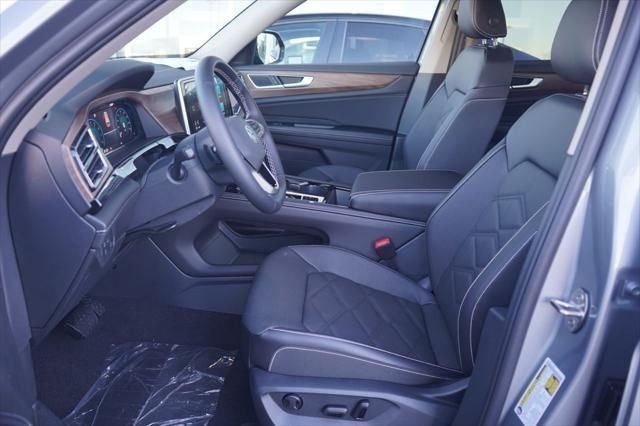 New 2026 Silver Mist Metallic Volkswagen SE w/Technology image 6