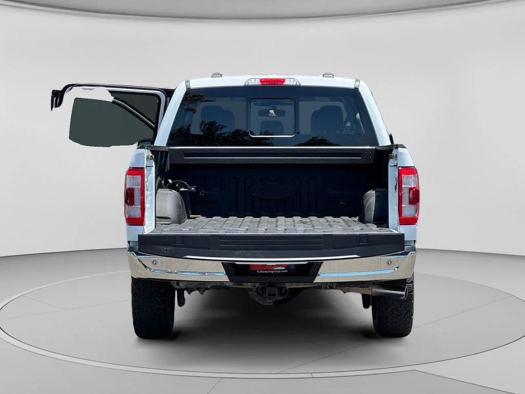 Used 2023 White Ford Lariat image 27