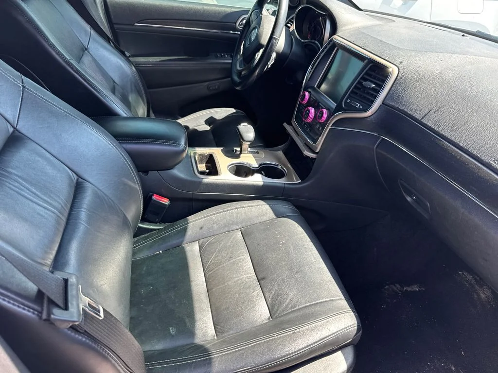 Used 2015 White Jeep Limited image 16