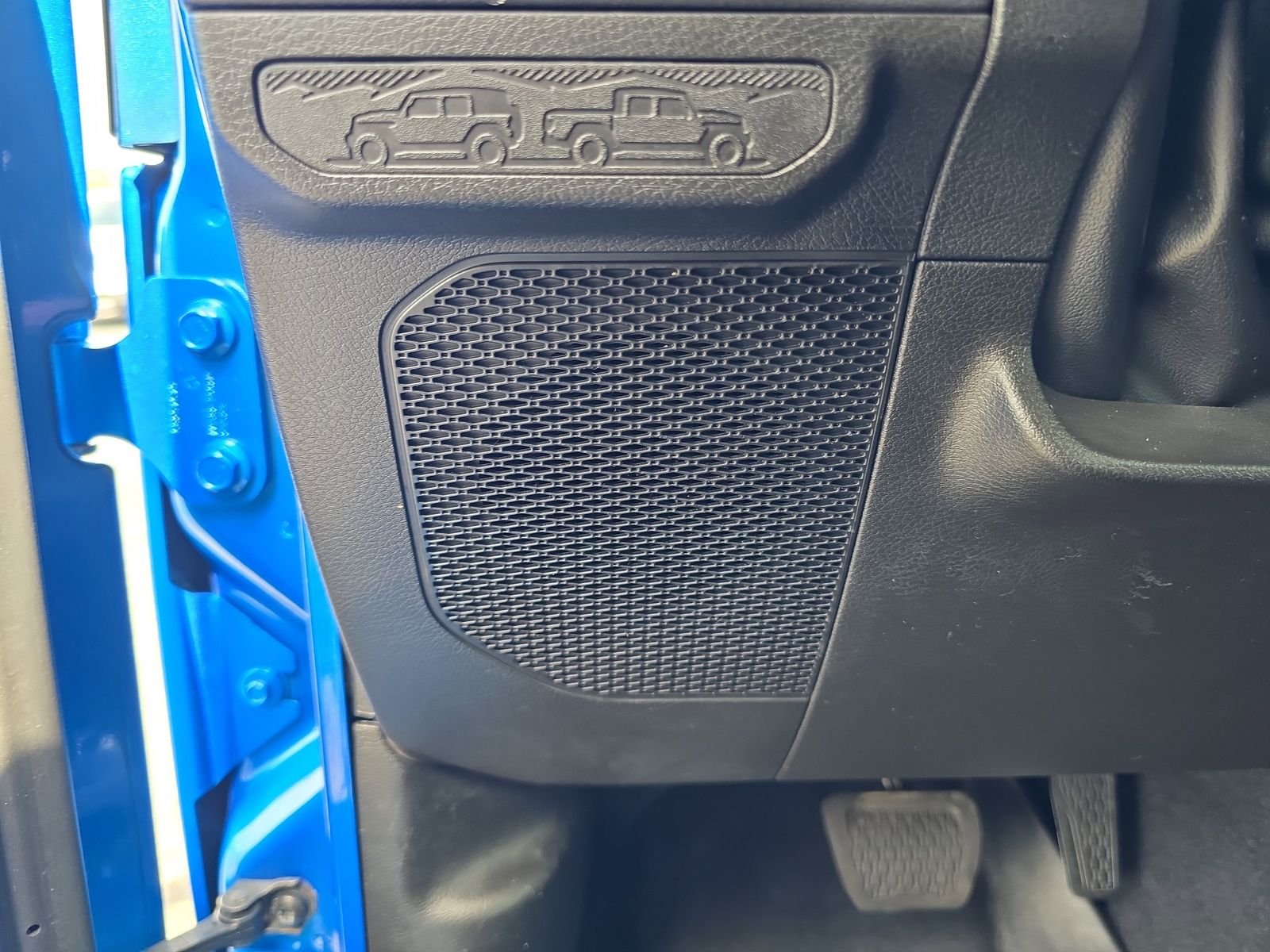 Used 2024 Blue Jeep Sahara image 14