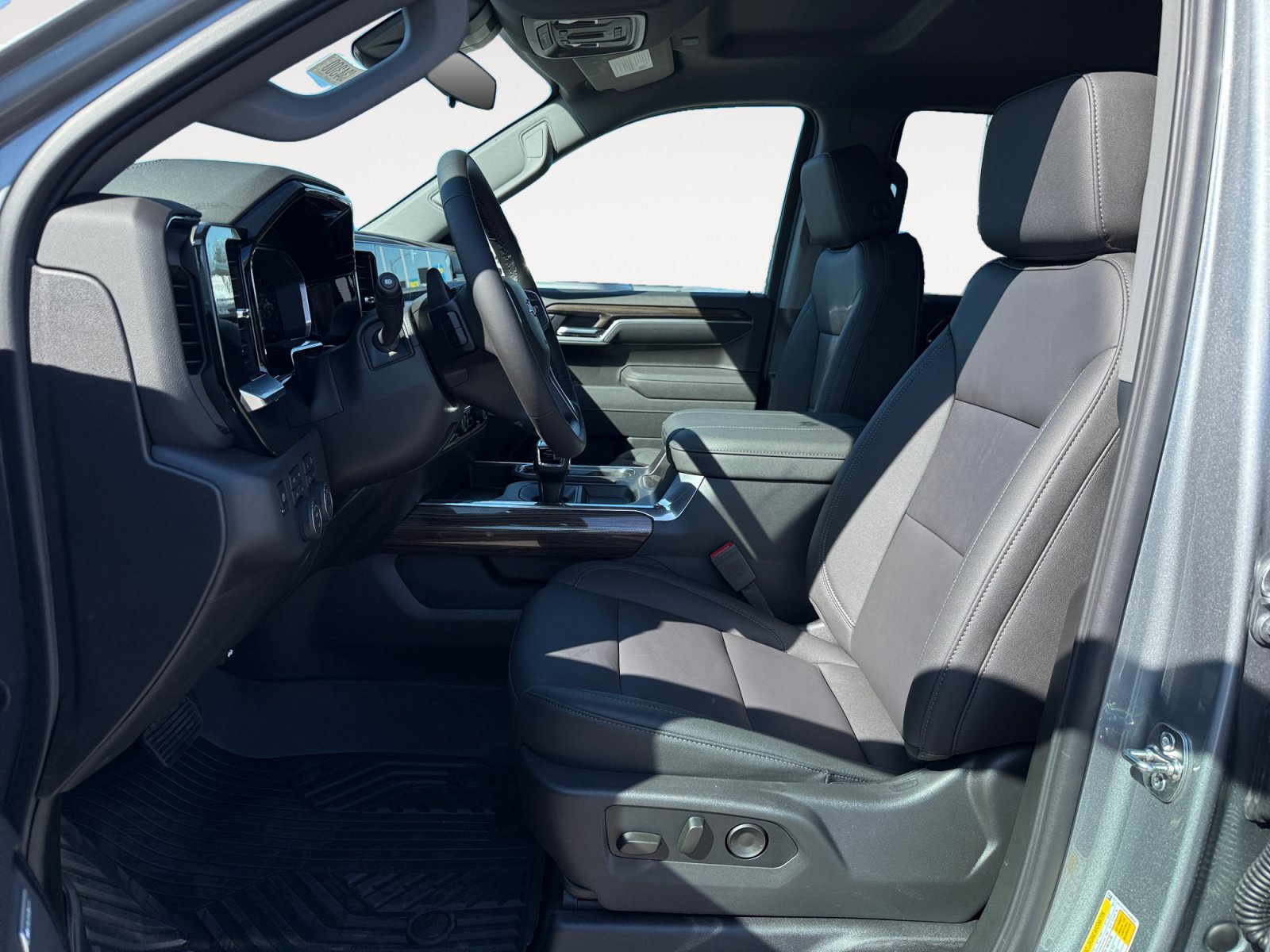 2026 Chevrolet Silverado 1500 LT Trail Boss - Photo 10