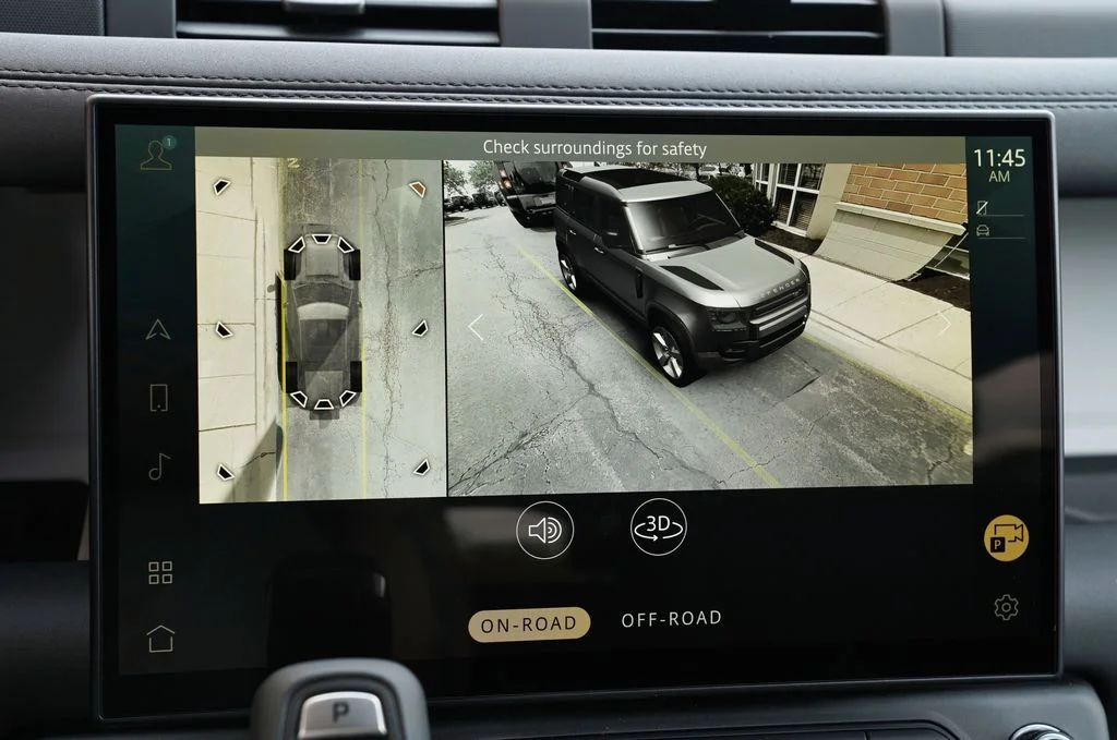Used 2026 Gray Land Rover X-Dynamic SE image 27