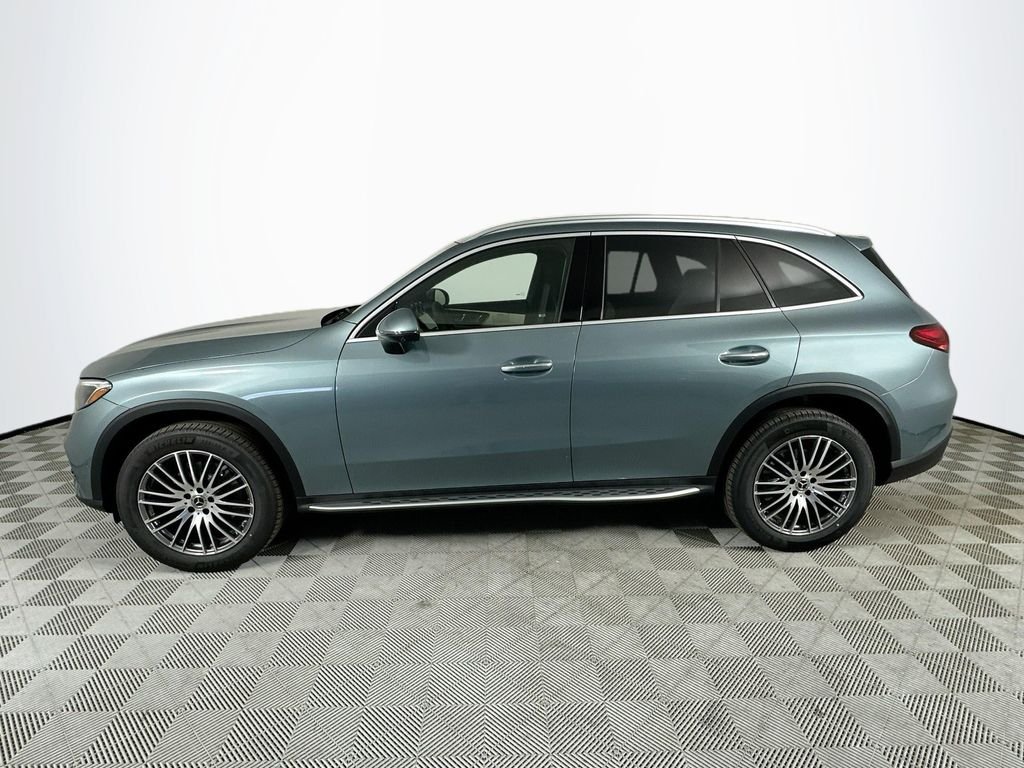 New 2026 Verde Silver Metallic Mercedes-Benz GLC 300 image 4
