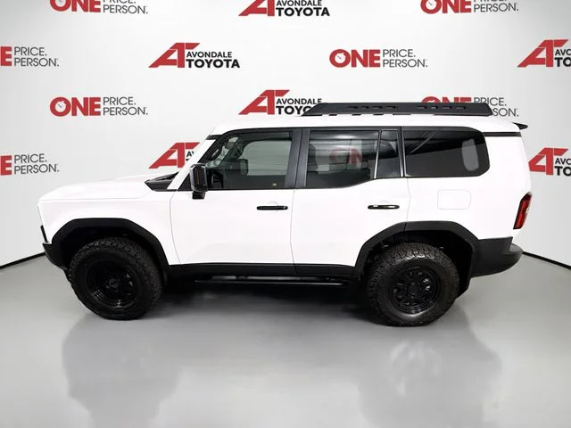 Used 2024 White Toyota 1958 image 4