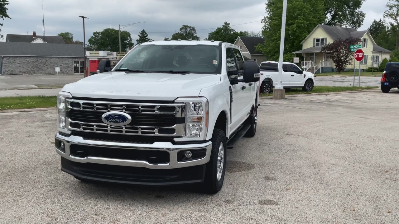 New 2026 Oxford White Ford F-250® XLT image 8