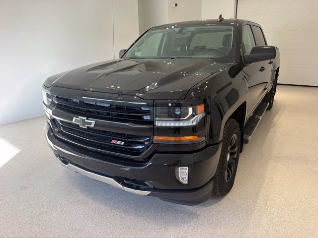 Used 2017 Chevrolet Silverado 1500 LT Z71 with VIN 3GCUKREC3HG109675 for sale in Standish, MI